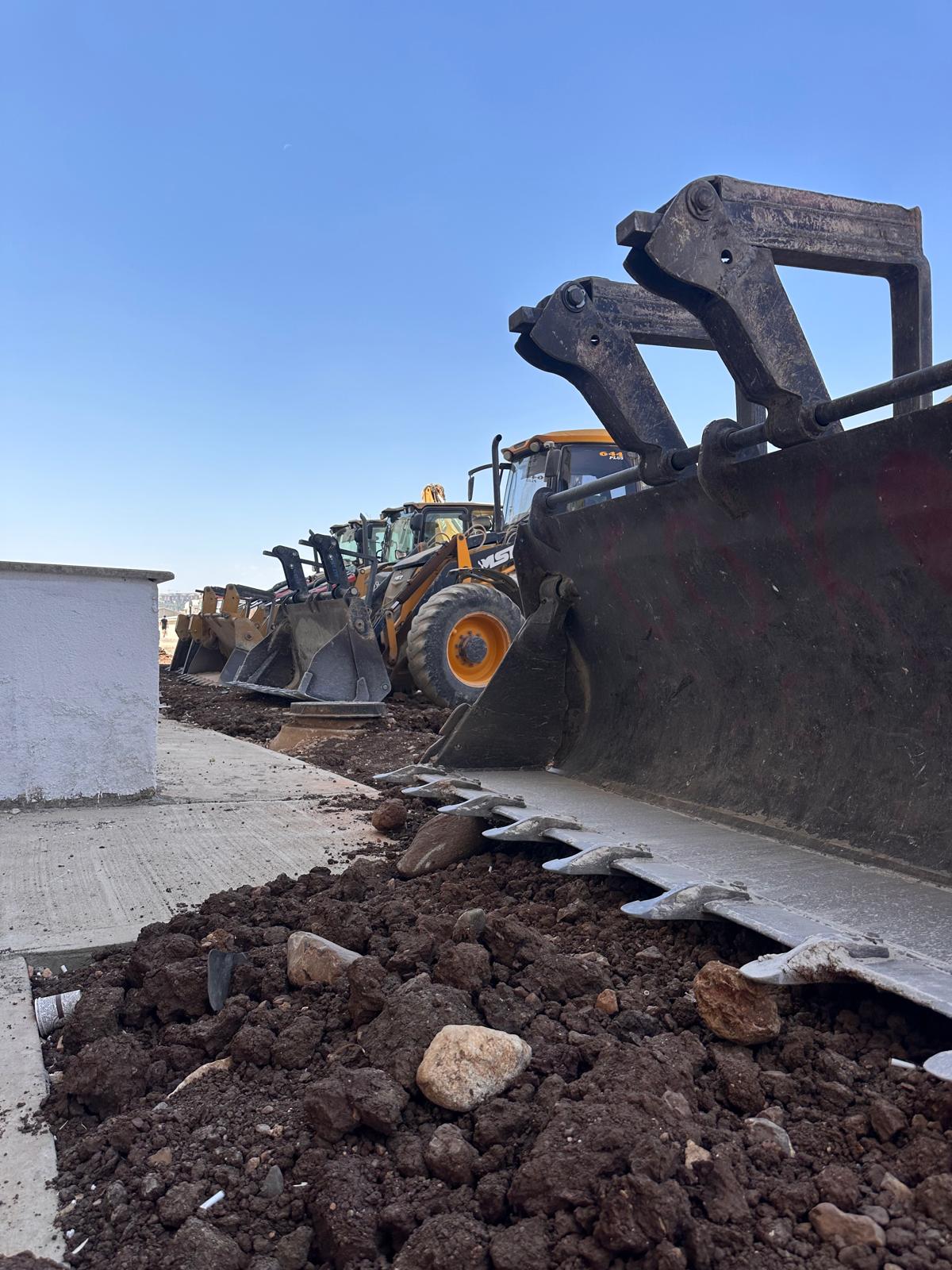 excavator-digging-ground